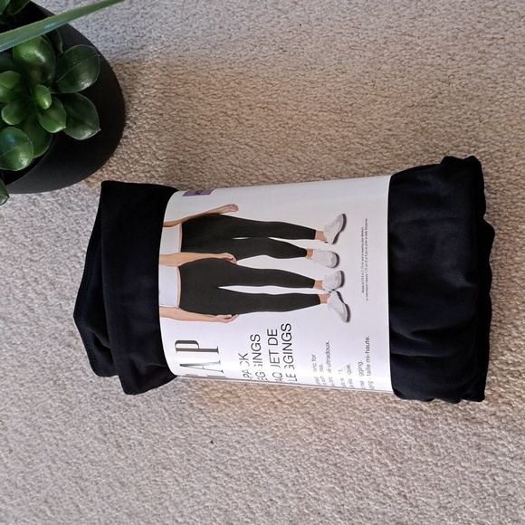 New! Gap Leggings 2 Pack Size Small Black Mid Rise Stretch Pants - Picture 2 of 11